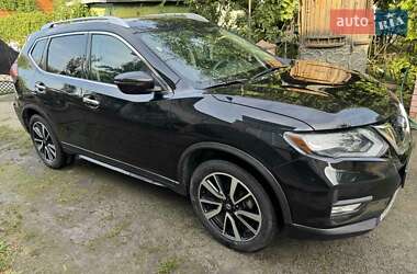 Внедорожник / Кроссовер Nissan Rogue 2017 в 