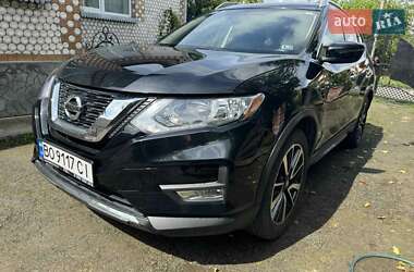 Внедорожник / Кроссовер Nissan Rogue 2017 в 