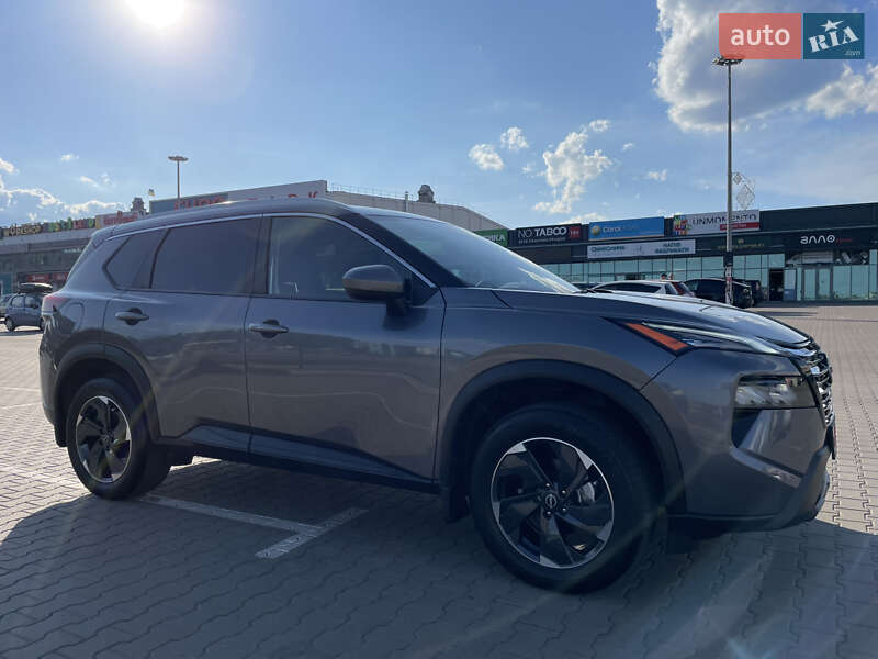 Позашляховик / Кросовер Nissan Rogue 2024 в Києві