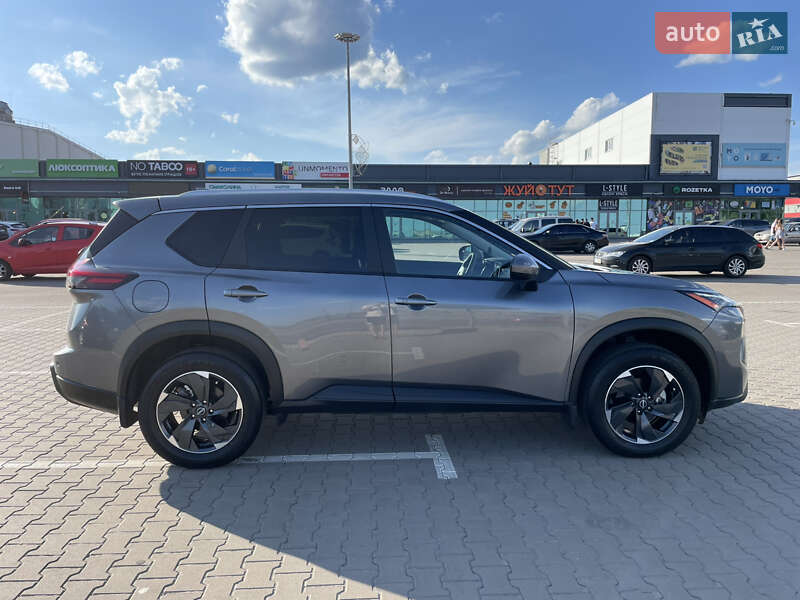 Позашляховик / Кросовер Nissan Rogue 2024 в Києві