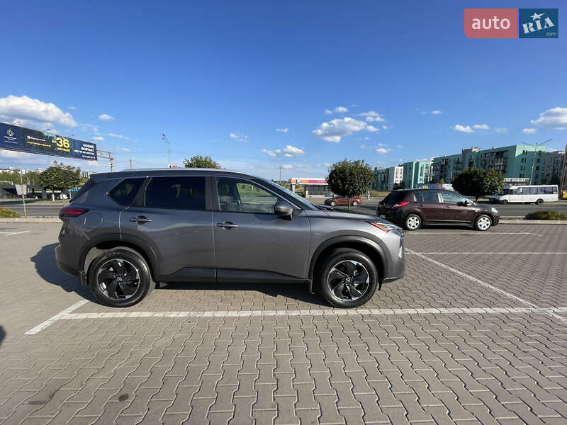 Позашляховик / Кросовер Nissan Rogue 2024 в Києві