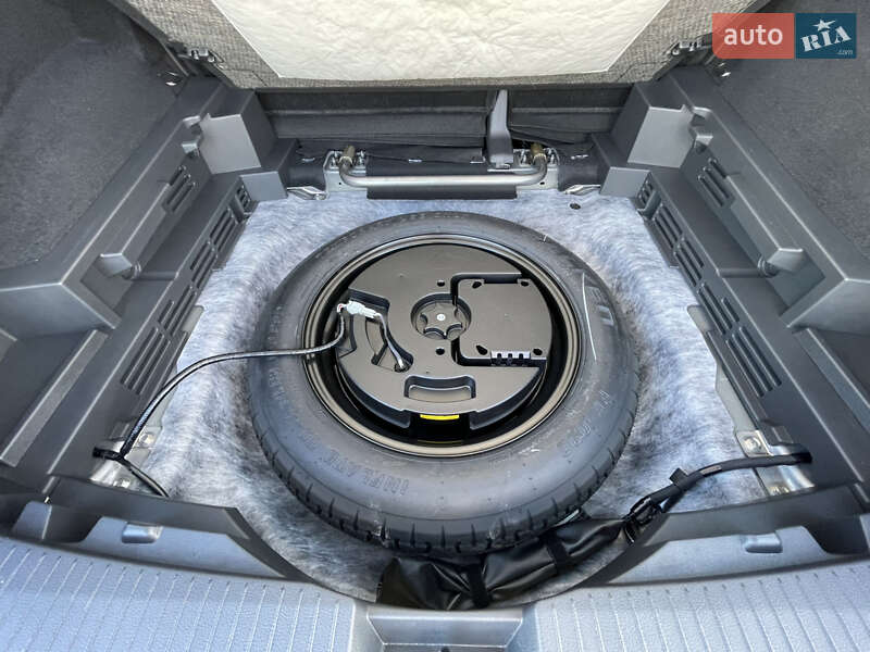 Позашляховик / Кросовер Nissan Rogue 2024 в Києві