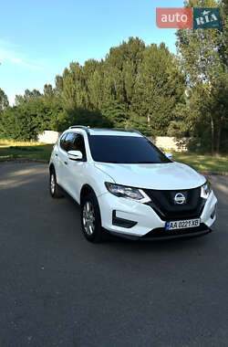 Позашляховик / Кросовер Nissan Rogue 2017 в Києві