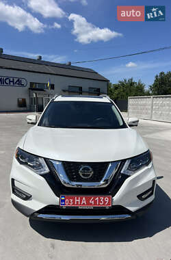 Позашляховик / Кросовер Nissan Rogue 2017 в 