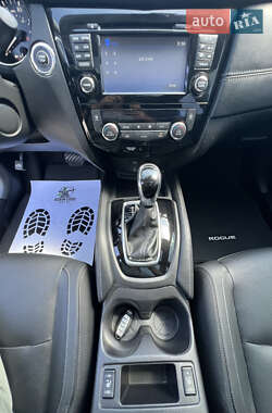 Позашляховик / Кросовер Nissan Rogue 2017 в 