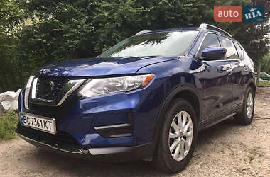 Внедорожник / Кроссовер Nissan Rogue 2018 в 