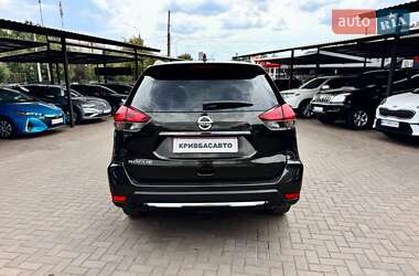 Внедорожник / Кроссовер Nissan Rogue 2017 в 
