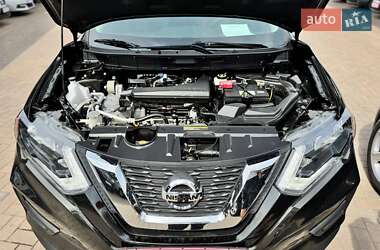 Внедорожник / Кроссовер Nissan Rogue 2017 в 