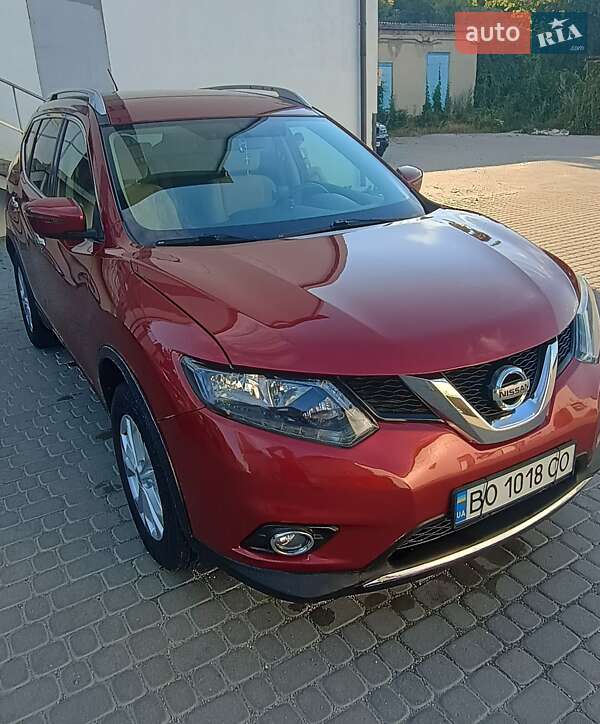 Позашляховик / Кросовер Nissan Rogue 2016 в Чорткові