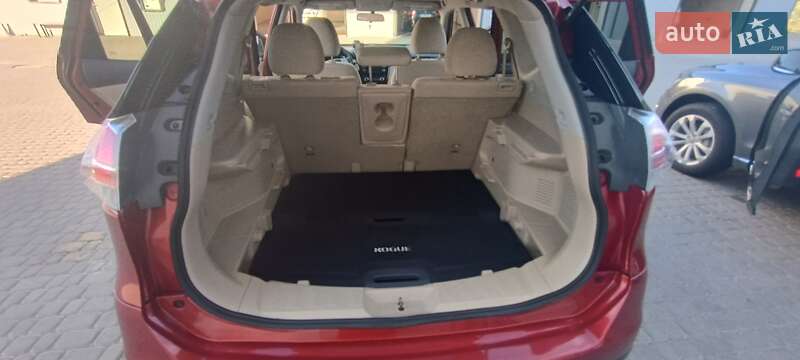 Позашляховик / Кросовер Nissan Rogue 2016 в Чорткові