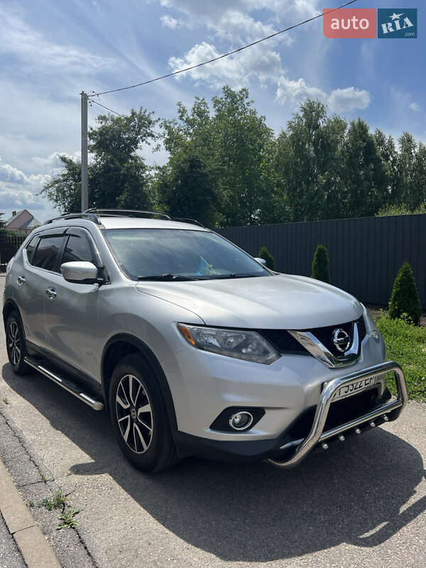 Позашляховик / Кросовер Nissan Rogue 2015 в Полтаві