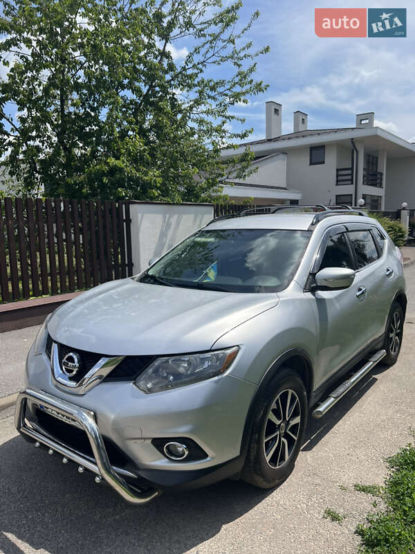 Позашляховик / Кросовер Nissan Rogue 2015 в Полтаві