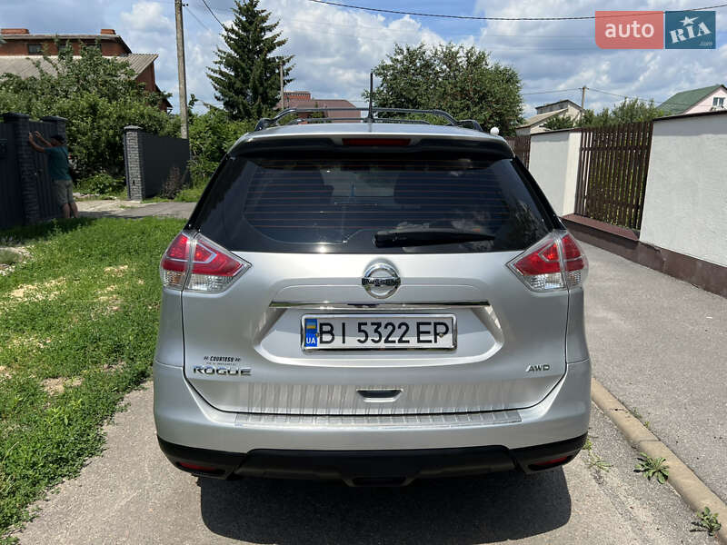Позашляховик / Кросовер Nissan Rogue 2015 в Полтаві