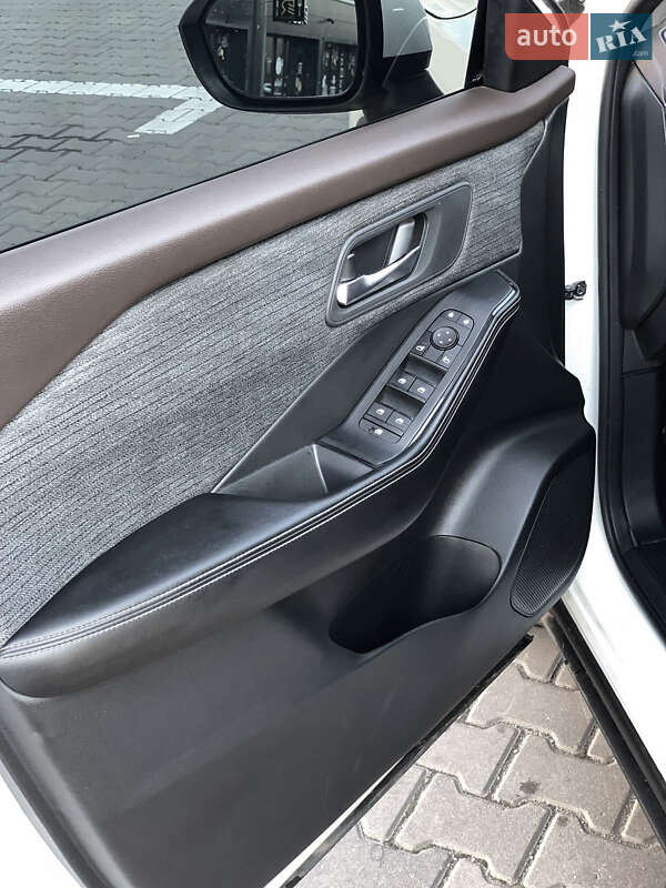 Внедорожник / Кроссовер Nissan Rogue 2020 в Ивано-Франковске
