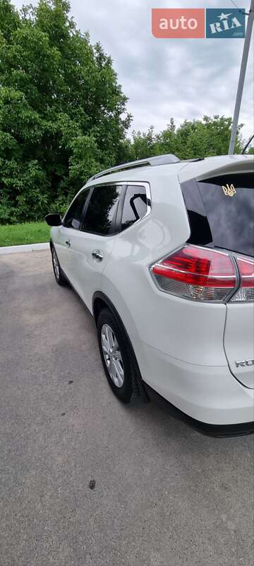 Внедорожник / Кроссовер Nissan Rogue 2016 в Каменец-Подольском