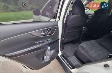 Внедорожник / Кроссовер Nissan Rogue 2016 в 