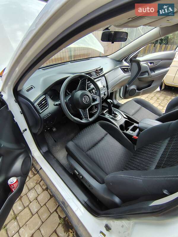 Внедорожник / Кроссовер Nissan Rogue 2017 в Виннице