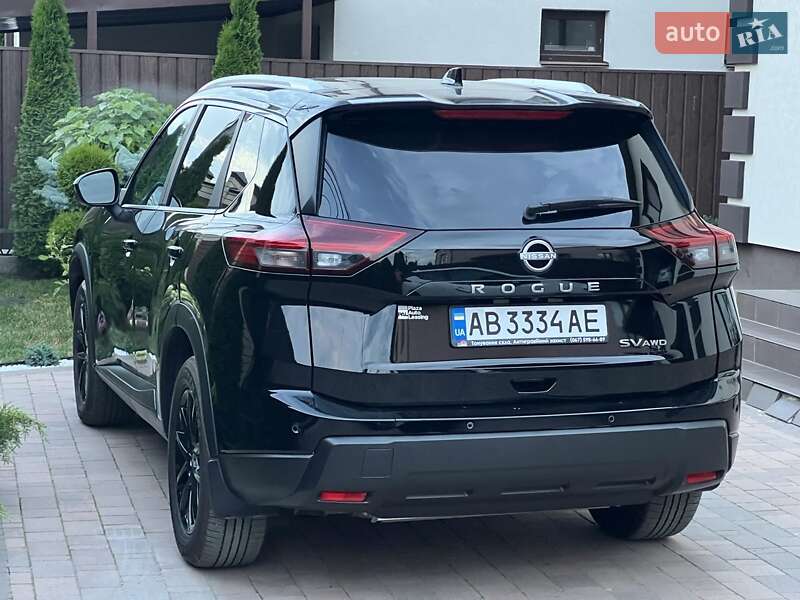 Внедорожник / Кроссовер Nissan Rogue 2024 в Виннице