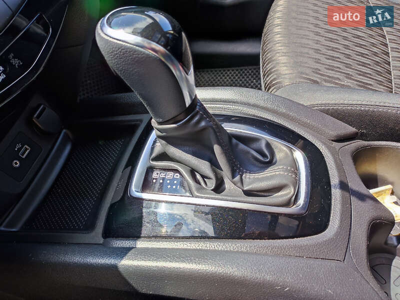 Внедорожник / Кроссовер Nissan Rogue 2018 в Жидачове