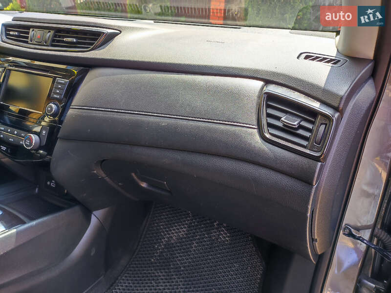 Внедорожник / Кроссовер Nissan Rogue 2018 в Жидачове