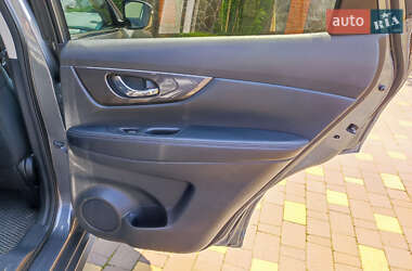 Внедорожник / Кроссовер Nissan Rogue 2018 в 