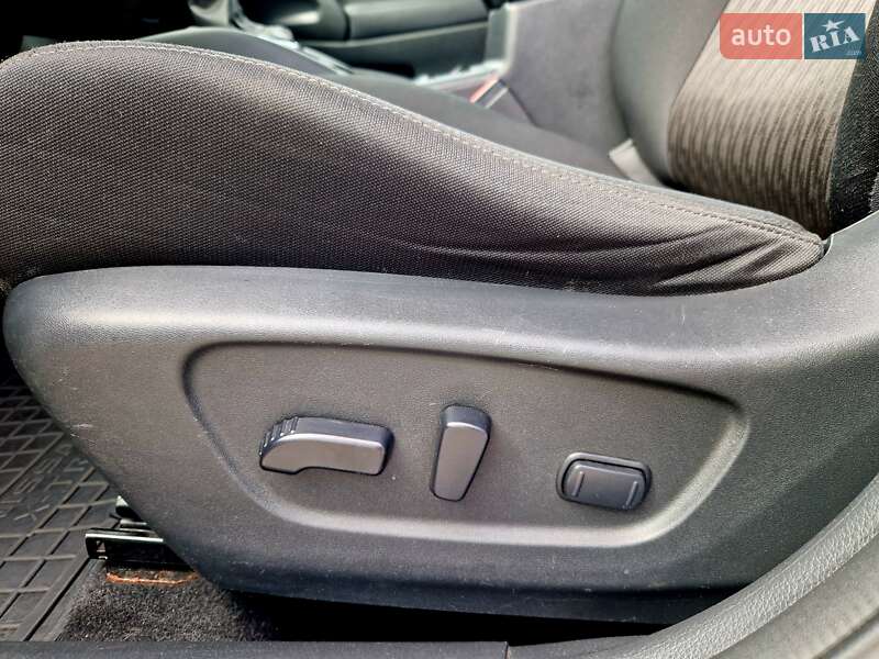 Позашляховик / Кросовер Nissan Rogue 2018 в Дніпрі