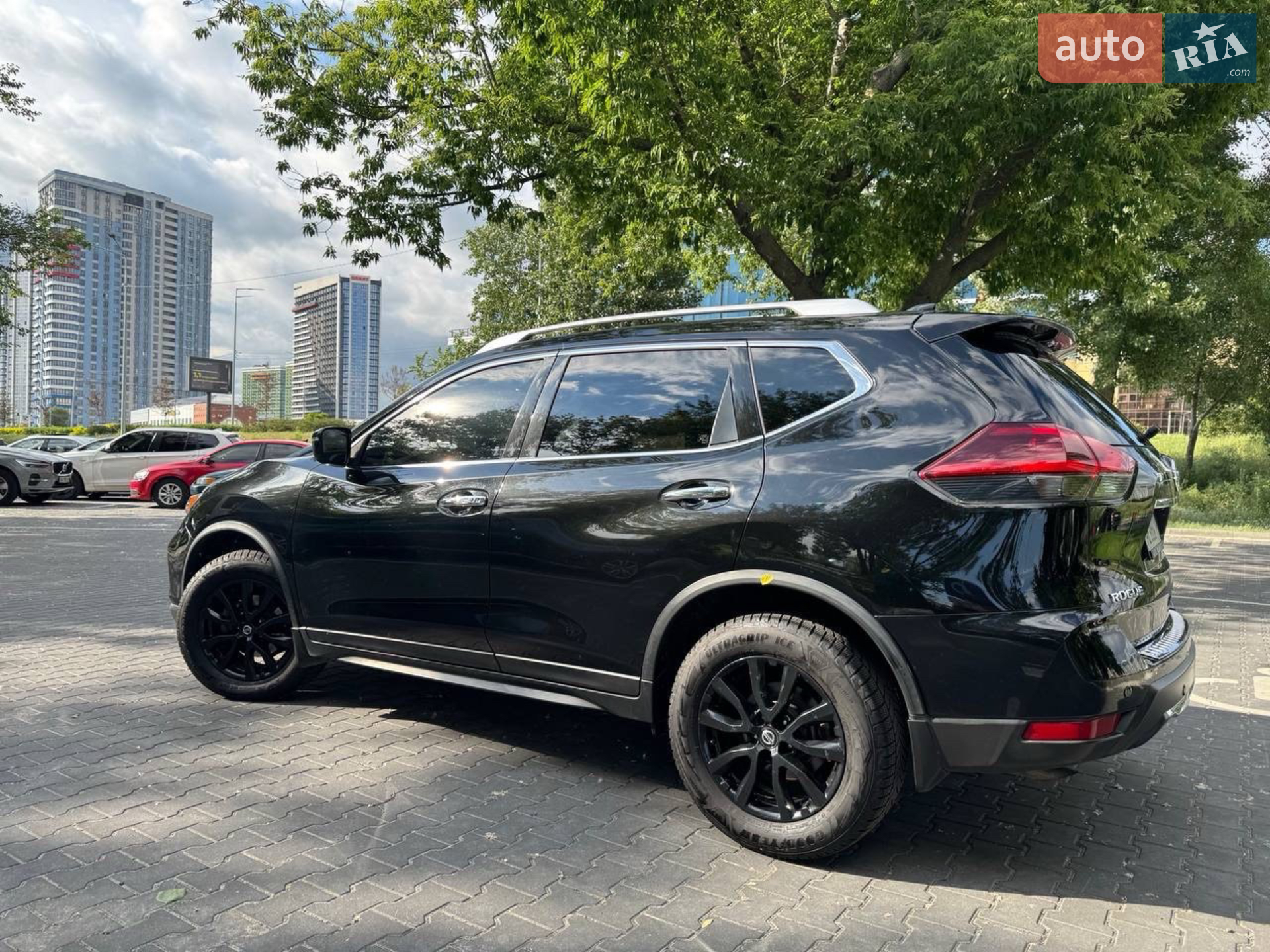 2019 Nissan Rogue - мініатюра 2