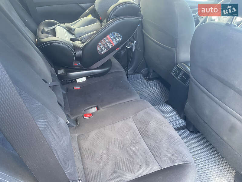 Внедорожник / Кроссовер Nissan Rogue 2015 в Хмельнике