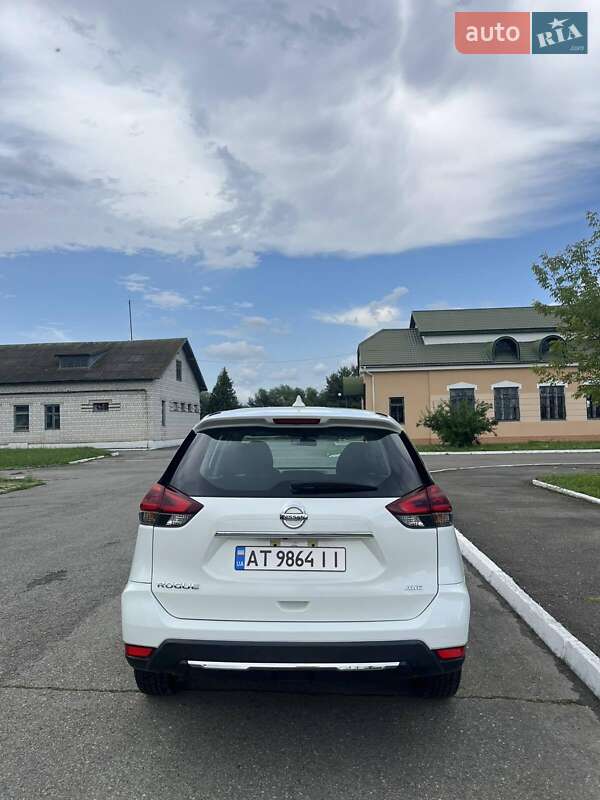 Внедорожник / Кроссовер Nissan Rogue 2018 в Галиче