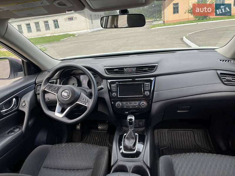 Внедорожник / Кроссовер Nissan Rogue 2018 в Галиче