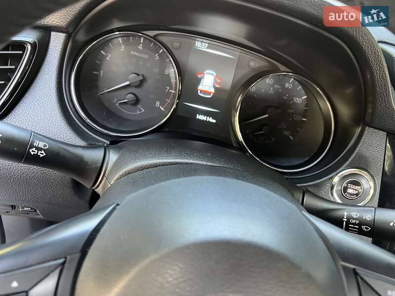 Внедорожник / Кроссовер Nissan Rogue 2017 в Мукачево