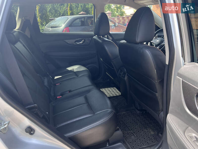 Внедорожник / Кроссовер Nissan Rogue 2020 в Луцке