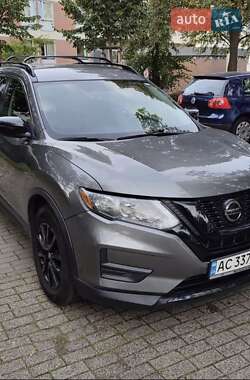 Внедорожник / Кроссовер Nissan Rogue 2018 в Тернополе