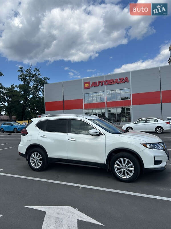 Внедорожник / Кроссовер Nissan Rogue 2018 в Киеве