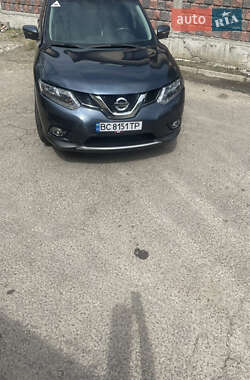 Позашляховик / Кросовер Nissan Rogue 2015 в Стрию