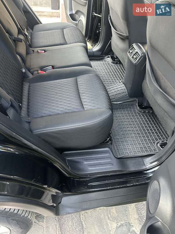 Внедорожник / Кроссовер Nissan Rogue 2018 в Каменец-Подольском