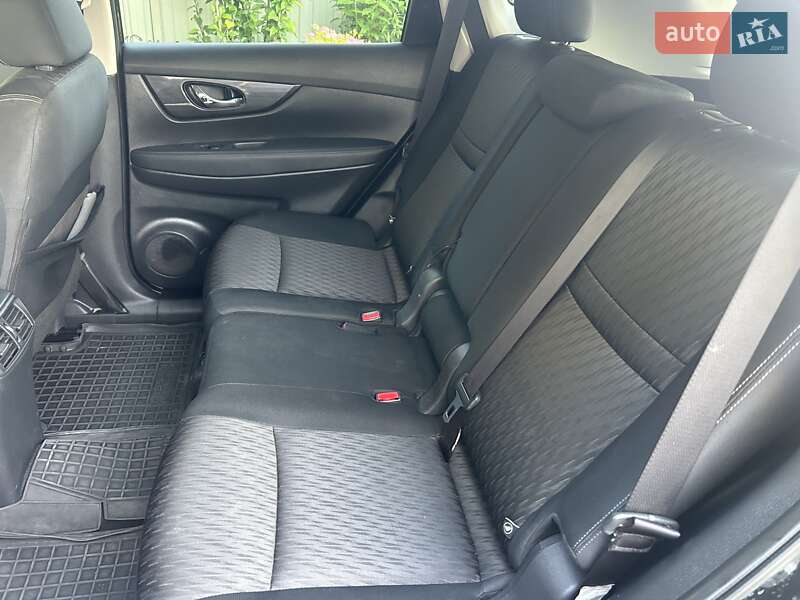 Внедорожник / Кроссовер Nissan Rogue 2018 в Каменец-Подольском