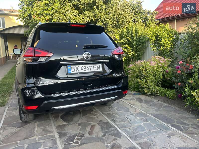 Внедорожник / Кроссовер Nissan Rogue 2018 в Каменец-Подольском