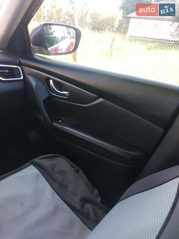 Позашляховик / Кросовер Nissan Rogue 2016 в Кам'янці