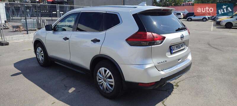 Внедорожник / Кроссовер Nissan Rogue 2016 в Киеве