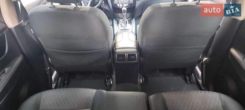 Внедорожник / Кроссовер Nissan Rogue 2016 в Киеве