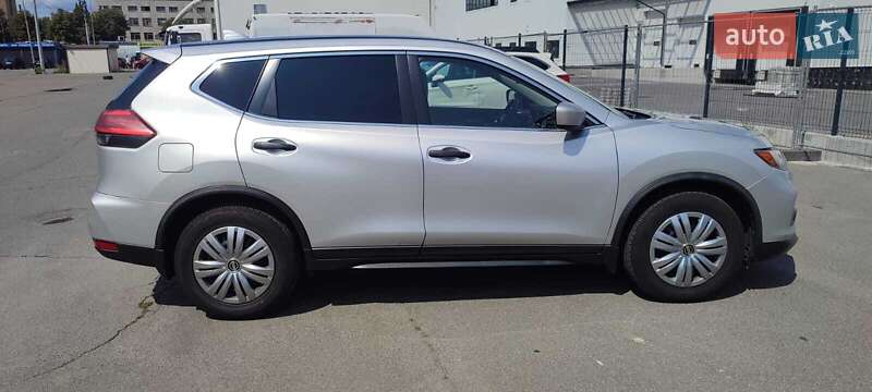 Внедорожник / Кроссовер Nissan Rogue 2016 в Киеве