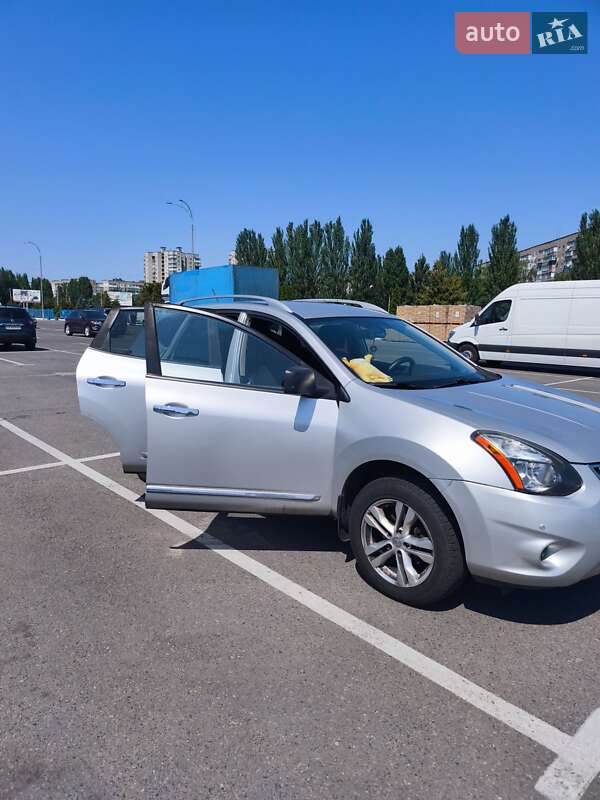 Внедорожник / Кроссовер Nissan Rogue 2015 в Черкассах