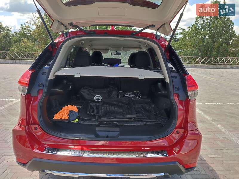 Внедорожник / Кроссовер Nissan Rogue 2017 в Харькове