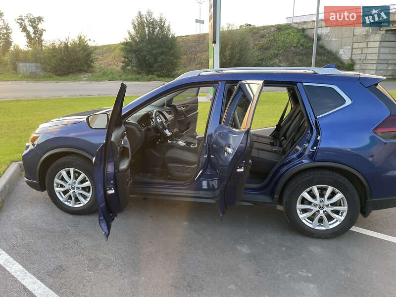 Внедорожник / Кроссовер Nissan Rogue 2018 в Киеве