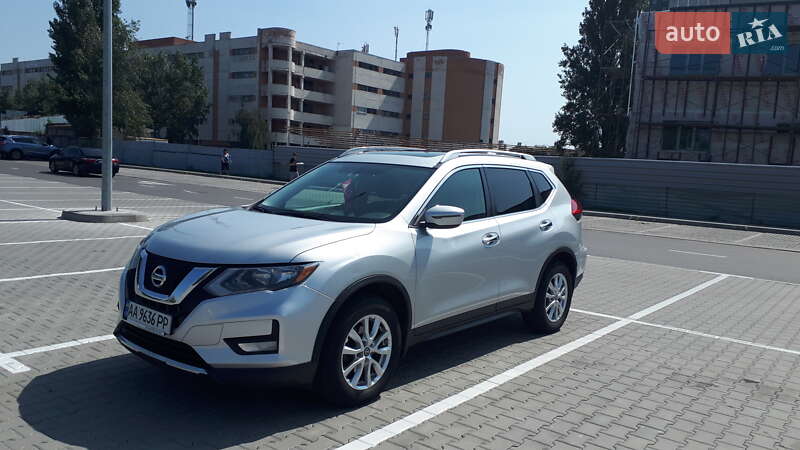 Позашляховик / Кросовер Nissan Rogue 2016 в Києві