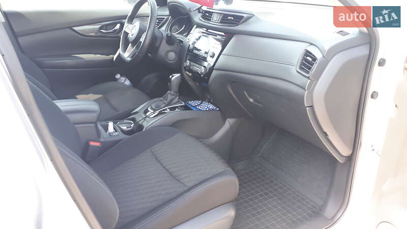 Позашляховик / Кросовер Nissan Rogue 2016 в Києві