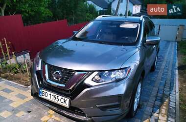 Внедорожник / Кроссовер Nissan Rogue 2016 в Бережанах