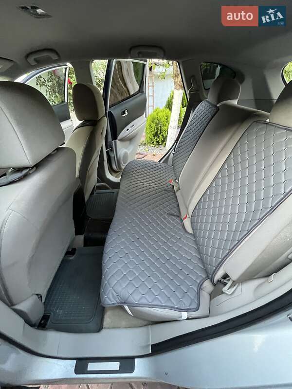 Внедорожник / Кроссовер Nissan Rogue 2007 в Новоселице