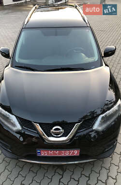 Позашляховик / Кросовер Nissan Rogue 2015 в Львові